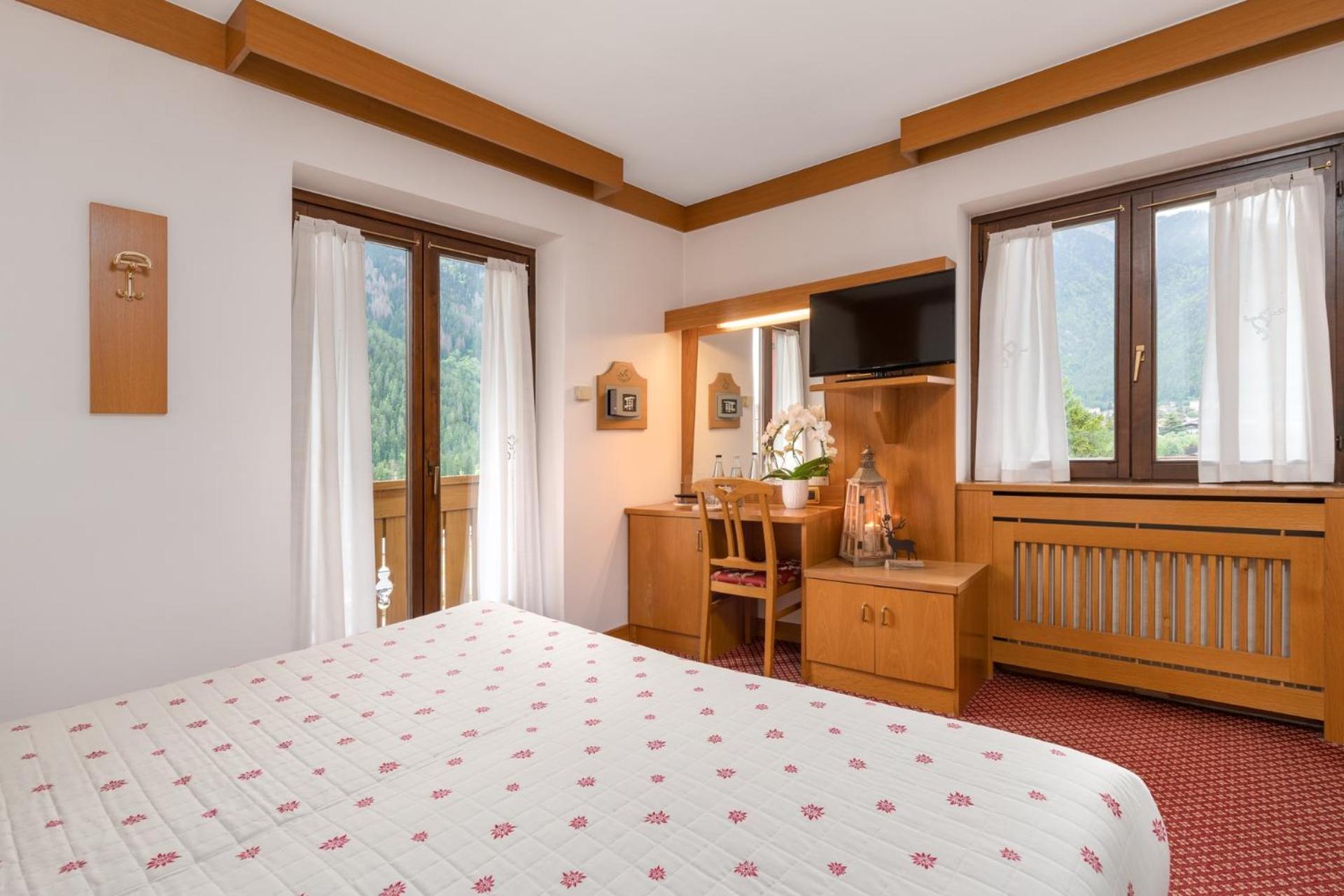 Hotel Bellavista Pinzolo Exterior photo