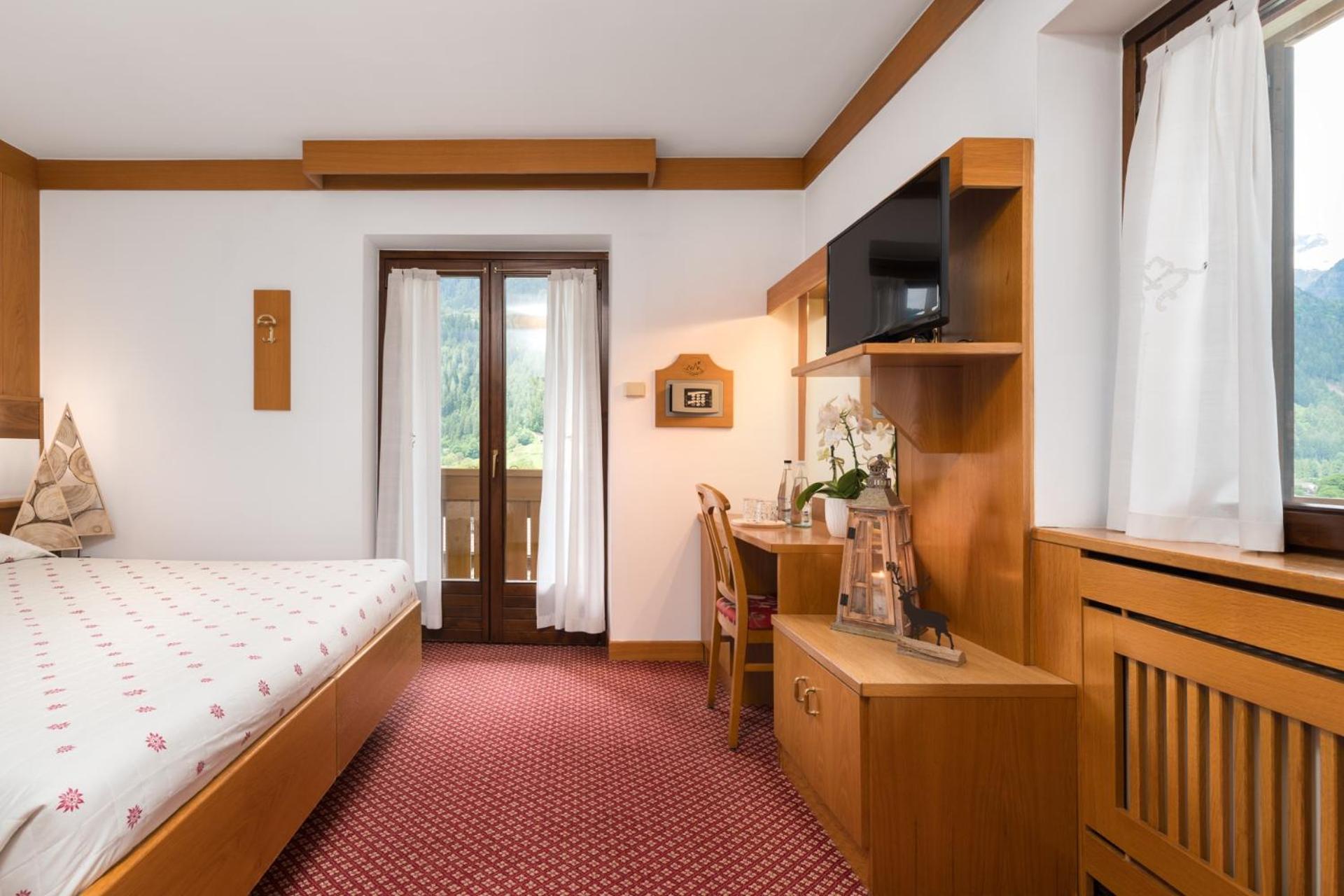 Hotel Bellavista Pinzolo Exterior photo
